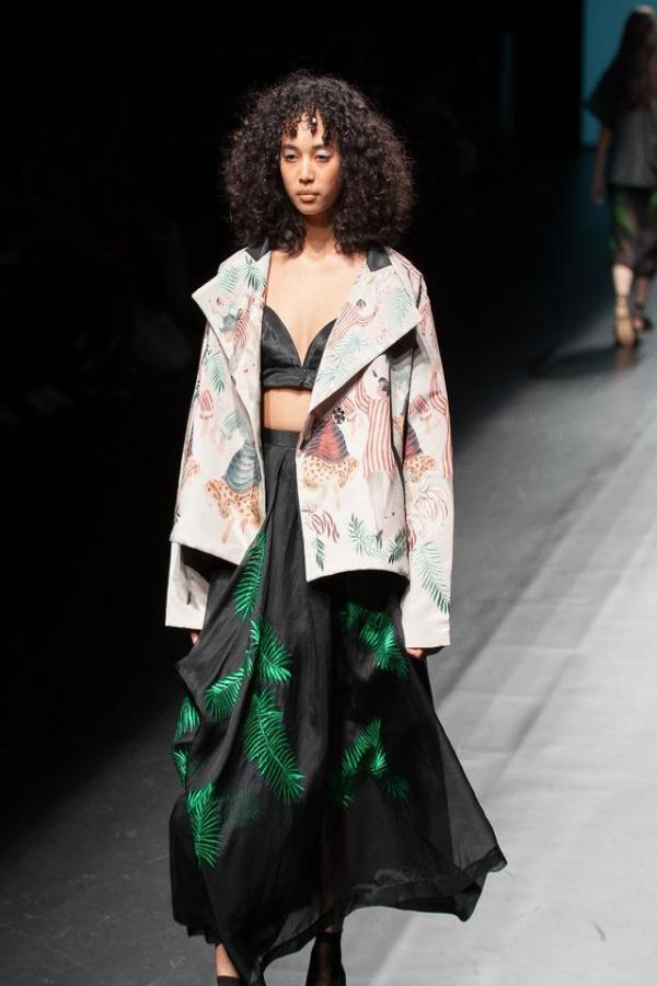 《亚洲时尚》在亚马逊时装周2019年东京时装